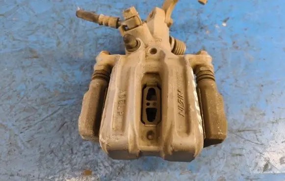 Suzuki Kizashi Front brake caliper 5540157L00999