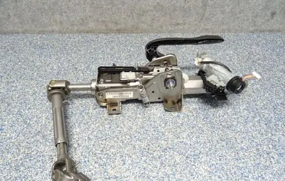 Steering wheel axle set