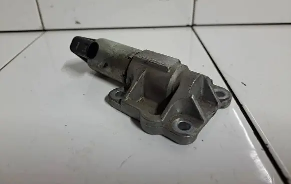 Volvo V70 Camshaft vanos timing valve L34711502 8670421