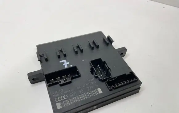Audi A4 S4 B6 8E 8H Comfort/convenience module 8E0907279N