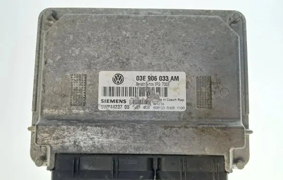 Seat Ibiza III (6L) Engine control unit/module 03E906033AM 3PG7003 5WP4423703