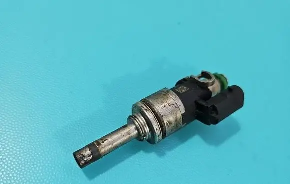 Ford Focus Fuel injector DS7G9F593EA IMPRK1564003