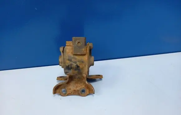 Mazda 6 Engine mount bracket GJ6A