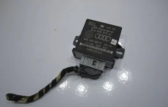 Audi A6 S6 C6 4F Light module LCM 8P0907357C 00010611 5LA00837922