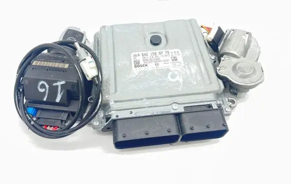 Mercedes-Benz CLS C219 Engine ECU kit and lock set A6421509779 A2115453108