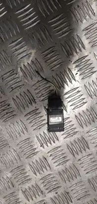 Passenger airbag on/off switch