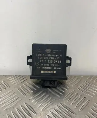 Mercedes-Benz E W211 Light module LCM A2118200985
