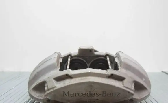Mercedes-Benz C W205 Front brake caliper 20B69502 01178