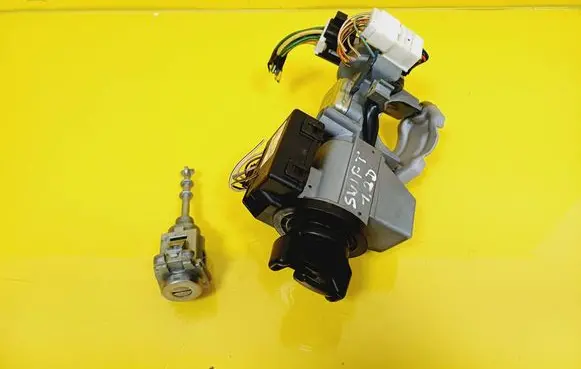 Suzuki Swift I Ignition lock 3397062J10