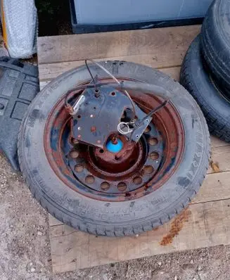 Ford Galaxy R17 spare wheel