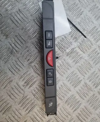 Land Rover Discovery 3 - LR3 Hazard light switch YUL500400WUX