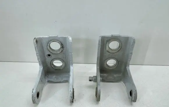 Peugeot 2008 II Front door hinge set
