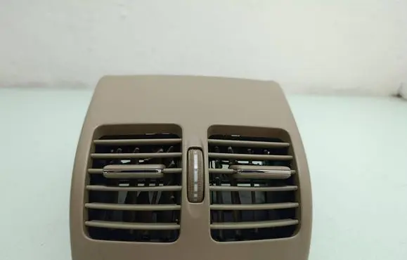 Mercedes-Benz C W204 Rear air vent grill A2048300954