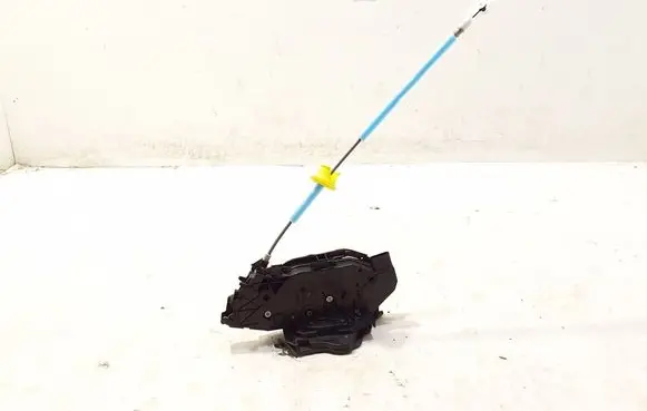 BMW 1 F40 Front door lock 7956149
