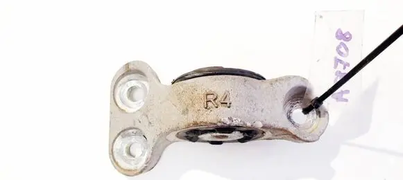 Cadillac ATS Engine mount bracket 09421rc