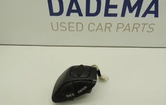 Volvo XC90 Steering wheel buttons/switches 