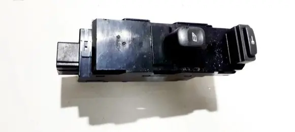 Volvo S80 Electric window control switch 8673187 mp26ea0-0061