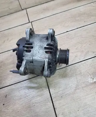 Volkswagen Tiguan Generator/alternator 06F903023