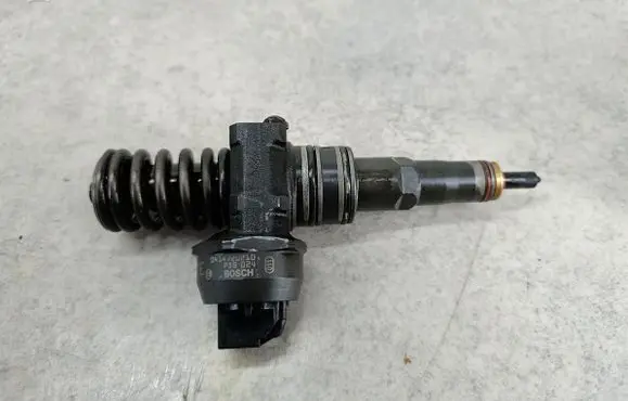 Volkswagen Touareg I Fuel injector 07Z130073F