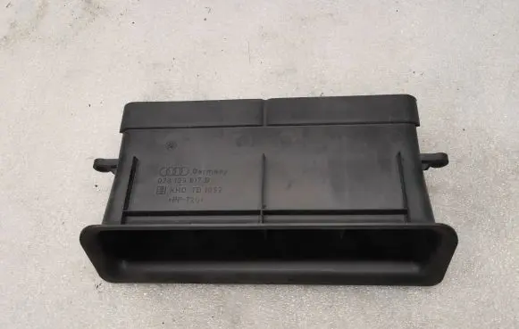 Audi A6 S6 C5 4B Air intake duct part 078129617B KH0TB1032