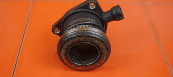 Opel Corsa E Clutch slave cylinder F809598 B14XEL