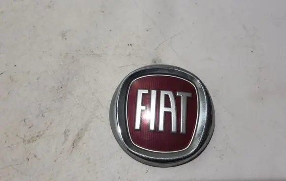 Fiat Tipo Manufacturer badge logo/emblem 735565897