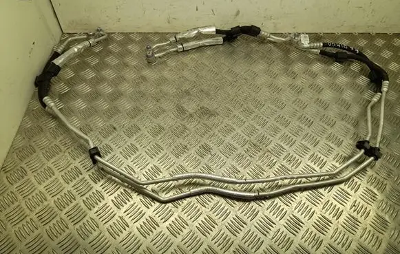 BMW 5 G60 G61 Air conditioning (A/C) pipe/hose 9873678