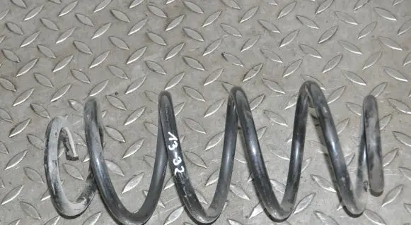 Mercedes-Benz GLA W156 Rear coil spring
