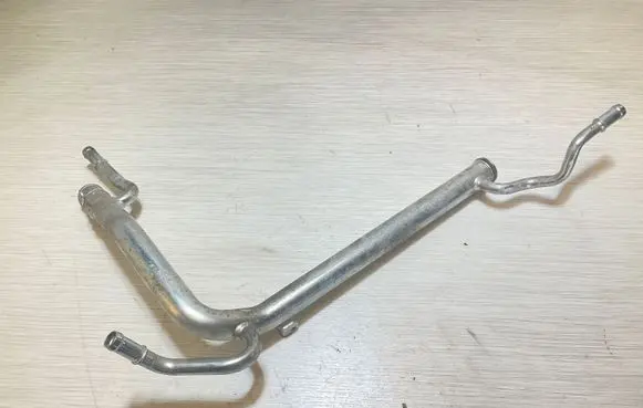 Volvo XC90 Engine coolant pipe/hose