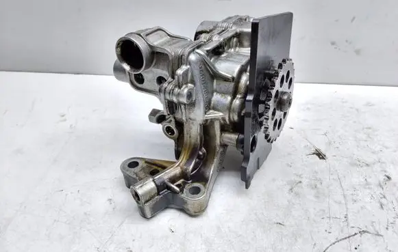 Volvo V60 Oil pump 31401488