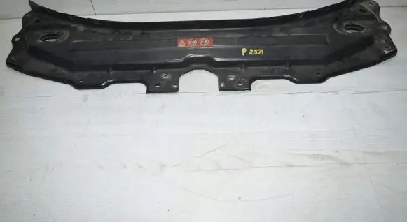 Mercedes-Benz R W251 Radiator support slam panel bracket 