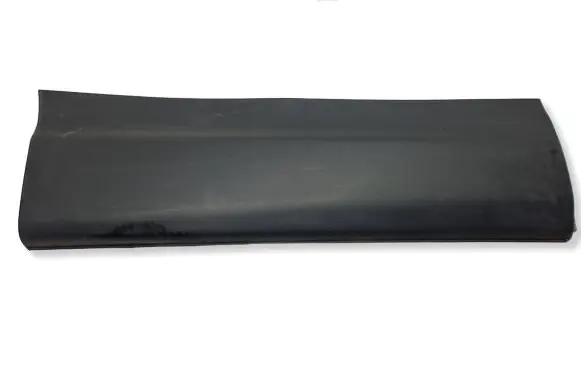 Nissan Qashqai Rear door trim (molding) 828704EA0A