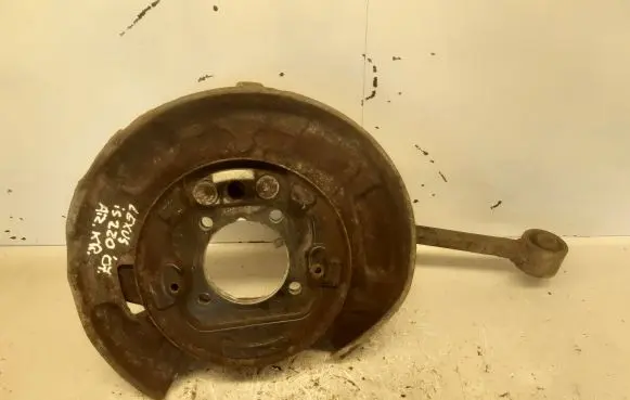 Lexus IS 220D-250-350 Rear wheel hub spindle/knuckle 