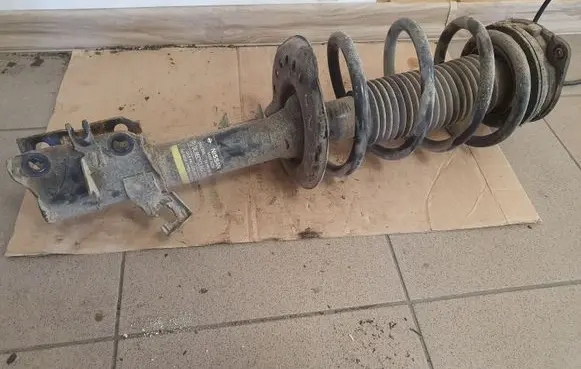 Nissan Qashqai Front shock absorber with coil spring 54302JD73A