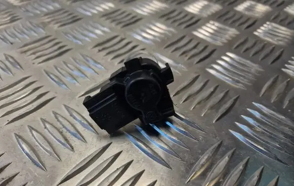 Volkswagen Jetta V Tail light bulb cover holder 1K5945260