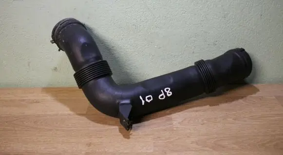 Audi A3 S3 8P Air intake hose/pipe 1K0129618AJ