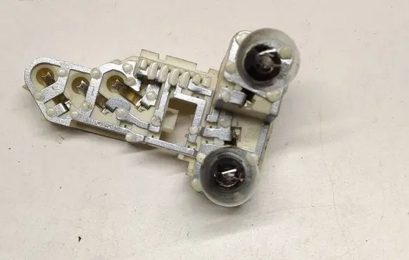 BMW 3 E90 E91 Tail light bulb cover holder 7211217