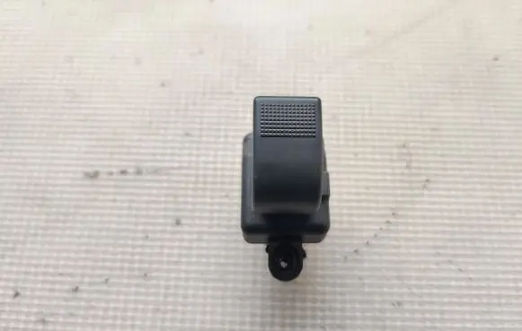 Mazda 2 Electric window control switch d39766370