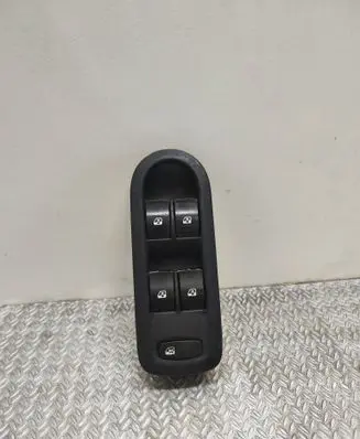 Renault Megane II Electric window control switch 156018070 025330