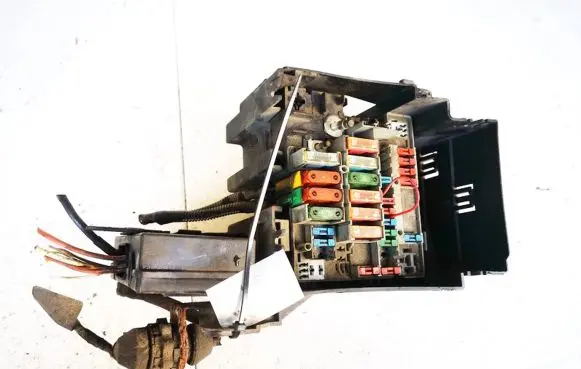 Peugeot 406 Fuse box set 9628024480
