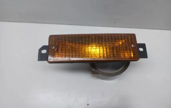 BMW 3 E30 Front indicator light 1380963 03022P 63131380963