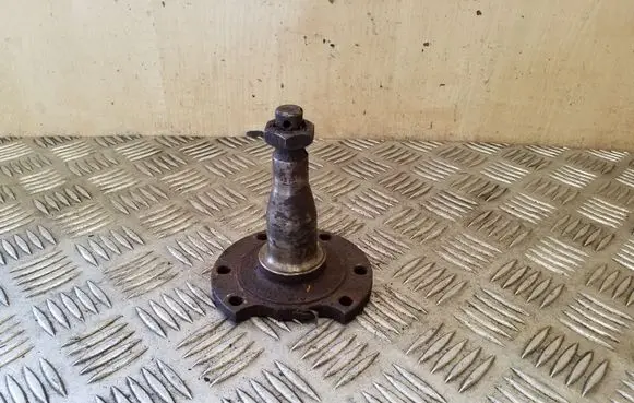 Audi A6 S6 C4 4A Stub axle 