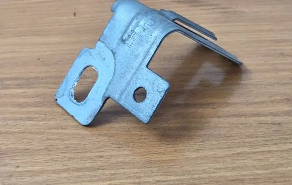 Volvo XC60 Front bumper mounting bracket 