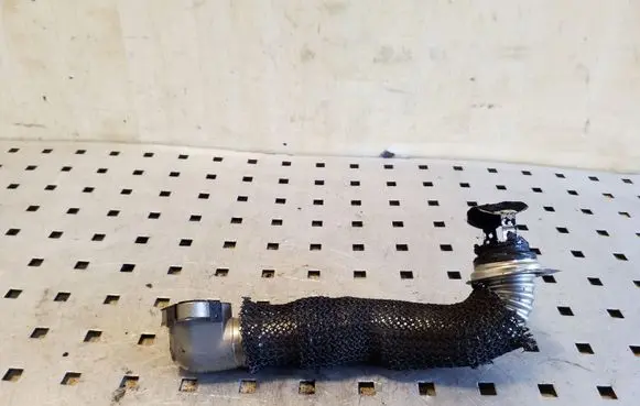 Peugeot 208 EGR valve line/pipe/hose 9674950180