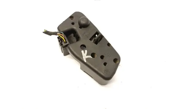 BMW 3 E46 Tail light bulb cover holder 6907937