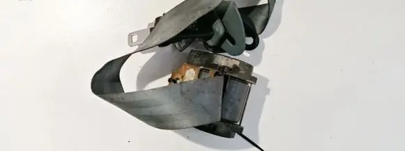 Middle seatbelt buckle (rear)