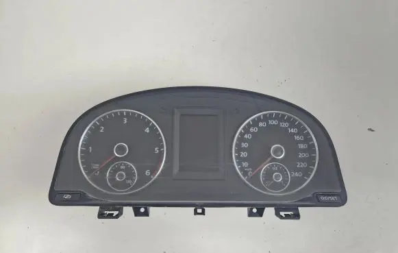 Volkswagen Caddy Speedometer (instrument cluster) 2K0920865A
