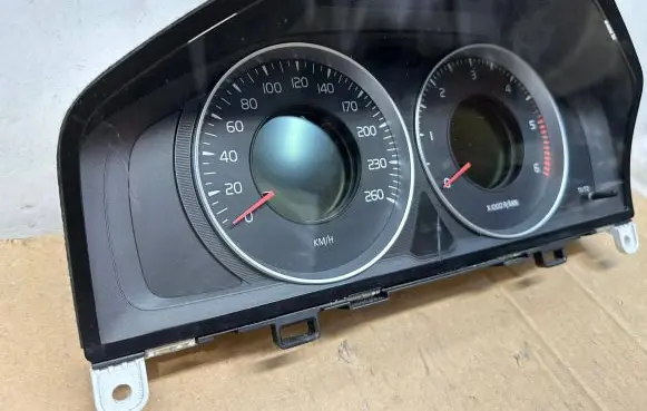 Volvo V60 Speedometer (instrument cluster) 31327581 36000913 69399820U
