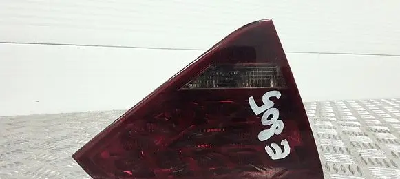 Audi A5 8T 8F Tailgate rear/tail lights 8t0945093a