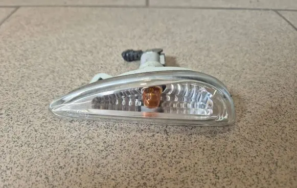 Hyundai i30 Front fender indicator light 923041R0